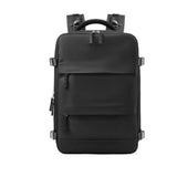 Sac à dos 40x30x20 lifestyle en voyage – Sac à Dos 40x30x20 Sogaïa™ | Sogaïa