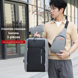 Homme tenant l'ensemble sac à dos 3 pièces avec sacoche