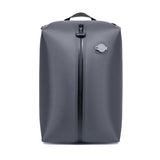 Vue de face du sac de voyage sous vide gris