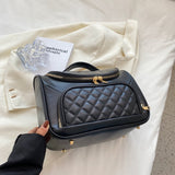 Braune Kosmetiktasche von vorne – Vanity Kulturtasche | Sogaïa