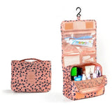 Trousse de Toilette Femme Derrière la Porte