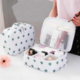 Trousse de maquillage de voyage vue de face – Trousse de Maquillage de Voyage | Sogaïa