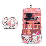 Trousse de toilette suspendue pour femme rouge vue de face – Trousse de Toilette Suspendue pour Femme Travel™ | Sogaïa