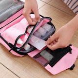 Trousse de toilette suspendable vue de profil – Trousse de Toilette Suspendable Travel Season™ | Sogaïa