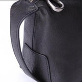 Trousse de toilette homme en cuir noir détail coutures – Trousse de Toilette Homme en Cuir Noir Deep Forest™ | Sogaïa