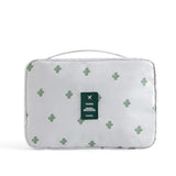 Trousse de toilette pliable bleu marine vue de face – Trousse de Toilette Pliable Travel™ | Sogaïa