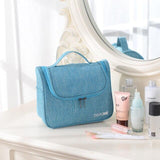Trousse de toilette femme avec crochet marron vue de face – Trousse de Toilette pour Femme avec Crochet Travel Bag™ | Sogaïa