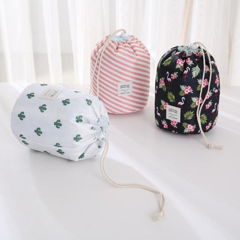 Trousse de toilette ronde vue de face – Trousse de Toilette Ronde Travel™ | Sogaïa