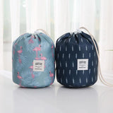Trousse de toilette ronde vue de profil – Trousse de Toilette Ronde Travel™ | Sogaïa