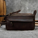 Trousse de toilette cuir vintage vue de profil – Trousse de Toilette Cuir Vintage Vintime™ | Sogaïa