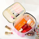 Trousse de toilette ado fille noir vue de face – Trousse de Toilette pour Ado Fille | Sogaïa