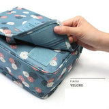 Trousse de toilette suspendue pour femme rose vue de face – Trousse de Toilette Suspendue pour Femme Travel™ | Sogaïa