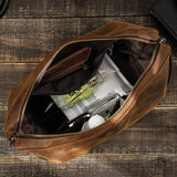Trousse de toilette cuir personnalisable détail gravure – Trousse de Toilette Cuir Personnalisable Sogaïa™ | Sogaïa