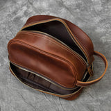 Trousse de toilette cuir homme lifestyle – Trousse de Toilette Cuir Homme Sogaïa™ | Sogaïa