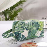 Trousse de toilette tropical ouverte – Trousse de Toilette Tropical | Sogaïa