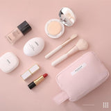 Trousse de toilette rectangulaire femme noir vue de face – Trousse de Toilette Rectangulaire pour Femme Makeup Beauty™ | Sogaïa