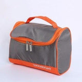 Trousse de toilette grande ouverture avec crochet gris vue de face – Trousse de Toilette Grande Ouverture avec Crochet | Sogaïa