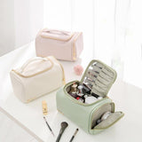 Trousse de toilette avec rangement vue de face – Trousse de Toilette avec Rangement | Sogaïa