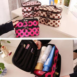 Trousse de toilette femme plusieurs compartiments rose vue de face – Trousse de Toilette pour Femme avec Plusieurs Compartiments | Sogaïa