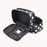 Trousse de toilette femme plusieurs compartiments violet vue de face – Trousse de Toilette pour Femme avec Plusieurs Compartiments | Sogaïa