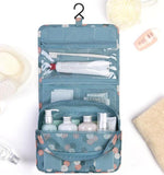 Trousse de toilette suspendue pour femme gris vue de face – Trousse de Toilette Suspendue pour Femme Travel™ | Sogaïa