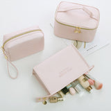 Trousse de toilette femme chic vue de profil – Trousse de Toilette Souple Chic LVGUO et FASHION™ | Sogaïa