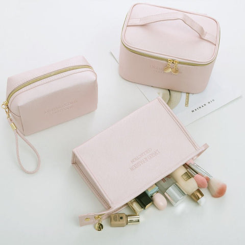 Trousse de toilette femme chic vue de profil – Trousse de Toilette Souple Chic LVGUO et FASHION™ | Sogaïa