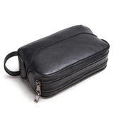 Trousse de toilette personnalisée pour homme kaki vue de face – Trousse de Toilette Personnalisée Homme Cuir Double Compartiment Sogaïa™ | Sogaïa